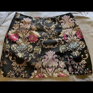 Black skirt with gold details